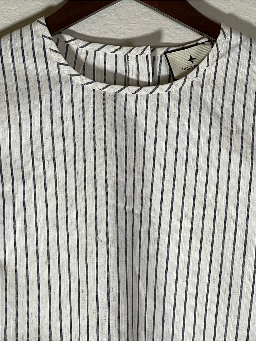 Tuckernuck Stripe Edie Puff Sleeve Top in Blue Linen New Cropped Size Medium